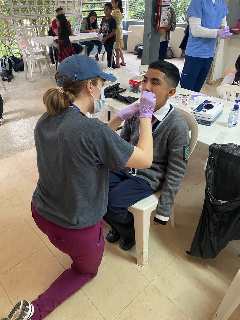 Lyndi Heldenbrand providing dental care in Mexico