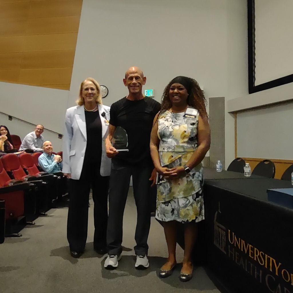 Howard Cowen receives the Culturally Responsive Health Care Award