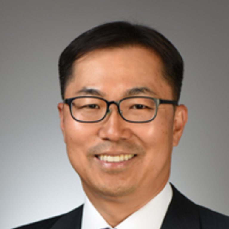 Headshot of Associate Professor, Dr. Kyungsup Shin