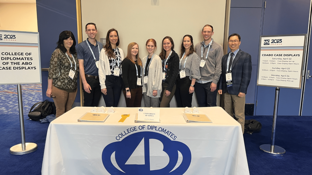 Photo of Dr. Lina Moreno, Dr. Kyungsup Shin, and Residents at the AAO Case Competition. 